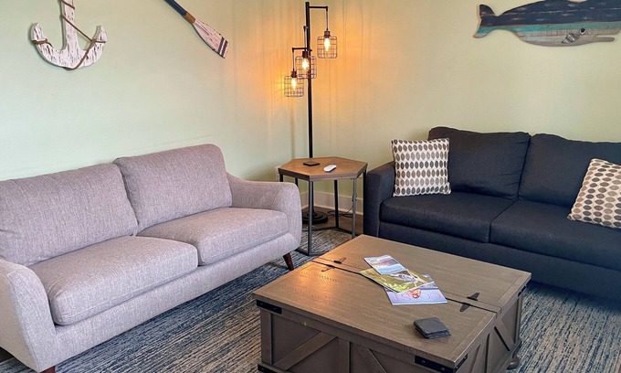 San Jacinto Appartement | 1.5 blks to beach. Pet friendly unit close to cruise terminal/ local attractions