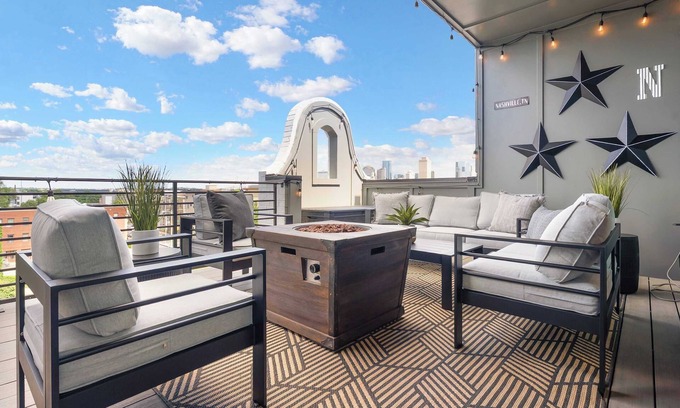 Buena Vista Maison | 1.5 Miles to DT | Speakeasy | Poker | City Views