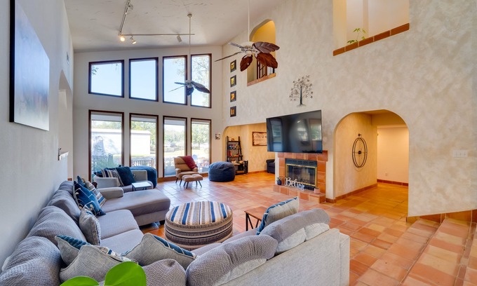 Forest City Maison | 1-Acre Backyard & Gym: Spacious Apopka Escape!
