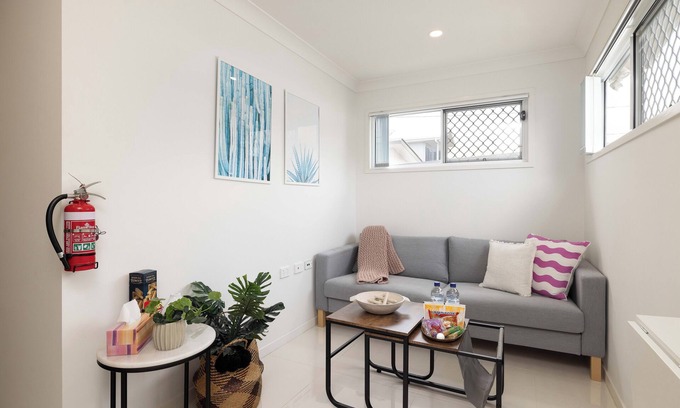 Rocklea Appartement | 1 Bdr Apt! GST Credits! Parking! Espresso! 114AF1