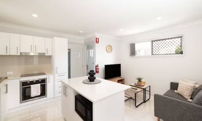 Rocklea Appartement | 1 Bdr Apt! Aircon! Undercover Parking! 535F1