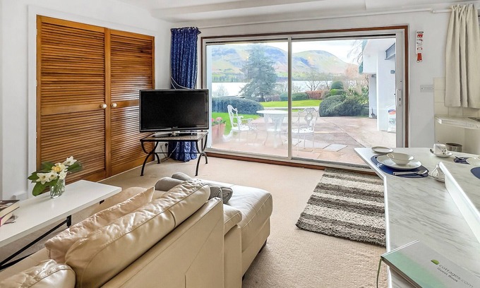 Watermillock Cottage | Escape to Rampsbeck Lodge on Ullswater, a retreat in Watermillock with stunning views of Ullswater.