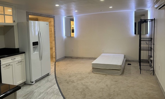 Peoria Maison | NICE UPDATE!! SLEEPS 10