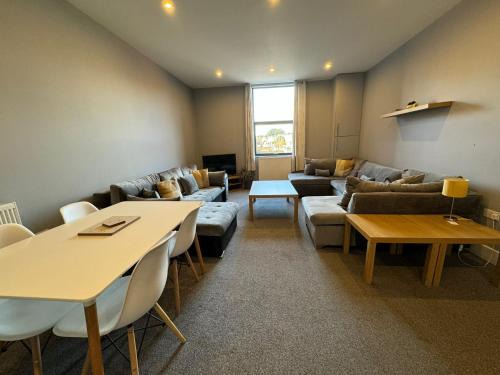 Chapeltown Appartement | 1 bed Apt close to Leeds Arena Sleeps up to 4 people F1