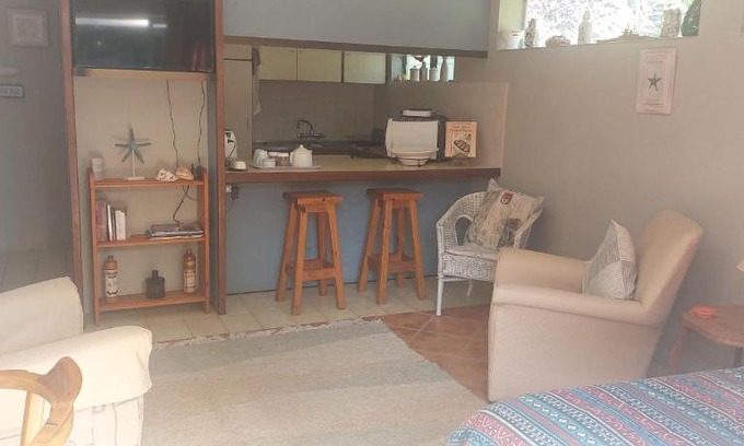 Umzumbe Appartement | 1 bed garden flat