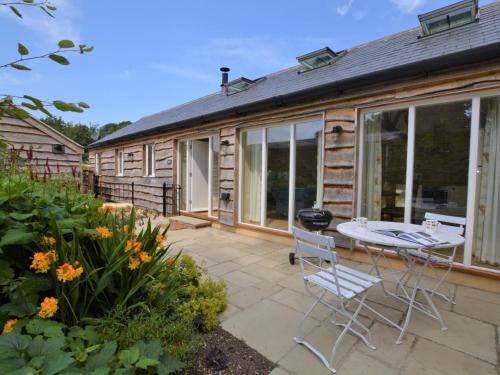 Bridport Maison | 1 Bed in Beaminster 50885