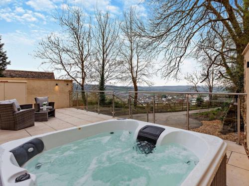 Ozleworth Maison | 1 Bed in Wotton-under-Edge 91936