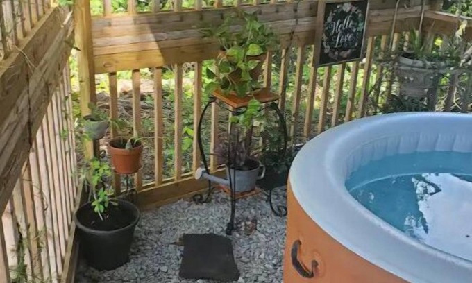 Rocky Point Appartement | 1 bed shipping container in the country w/hot tub