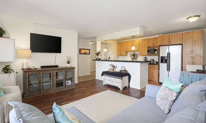 Hale Appartement | 1 BED-Sunny Apt-Denver- Pool, gym, sauna, Walk to dining, shops, hospitals;