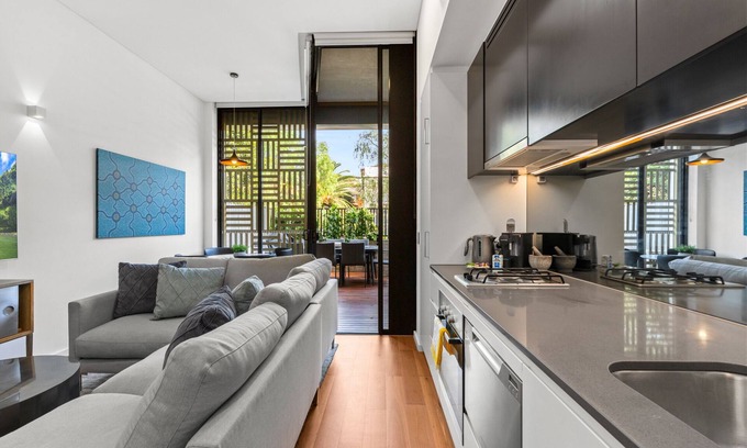 Kensington Appartement | 1-Bed Unit with Alfresco Dining and BBQ