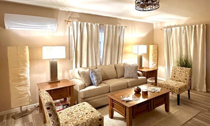 Las Cruces Appartement | 1 bed W/D in unit, soaker tub near Field of Dreams