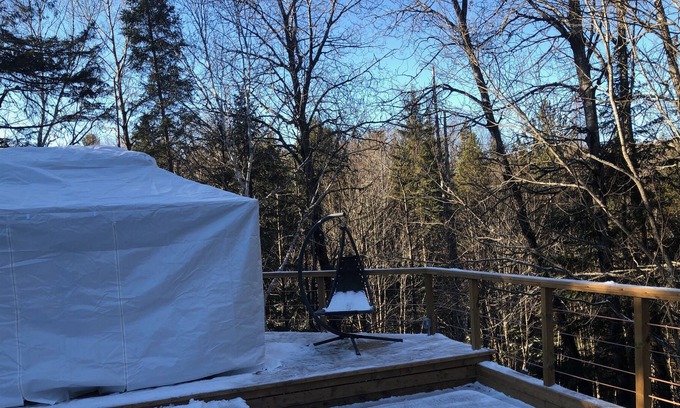 Saint-Alphonse-Rodriguez Chalet De Ski | 1 CAC CHALET CHALEUREUX JACUZZI & COSY