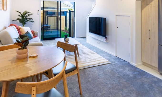 Papanui Maison | 1 Bedroom 1 Bath Executive Escape Northlands Mall