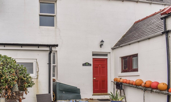 Gardenstown Cottage | The The Windowky is a sea view home in the stunning and picturesque fishing village of Gardenstown.