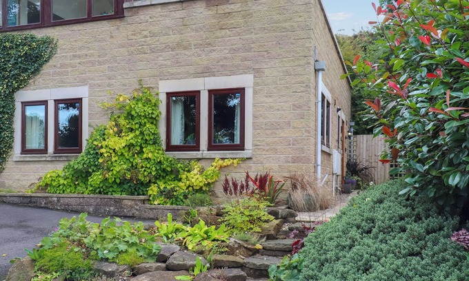 Lea Cottage | Located near Matlock, this is an ideal base for all ages to explore this area of the Peak District.