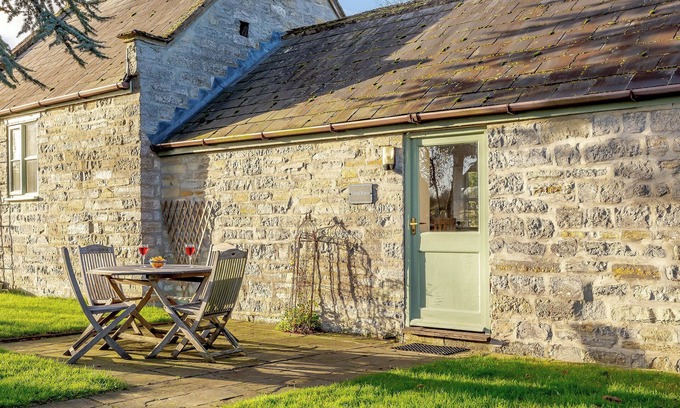 Muchelney Cottage | 1 bedroom accommodation in Langport, near Somerton
