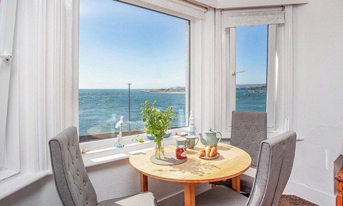 Exmouth Cottage | Mamhead View is a second floor apartment, offering the perfect setting for a coastal getaway.