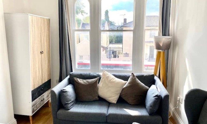 Mile End Appartement | 1 Bedroom Apartment 3 mins walk Mile End Station