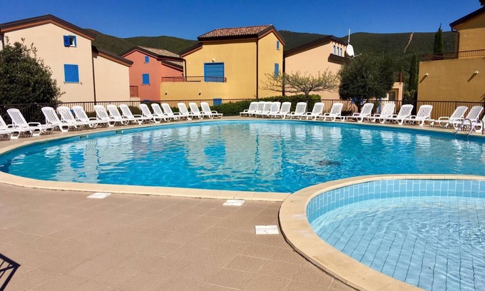 Palasca Appartement | Appartement 1 chambre entièrement rénové dans résidence avec piscine commune
