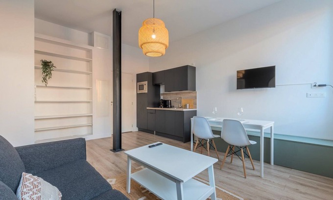 Tourcoing Appartement | 1 bedroom apartment in city center with parking