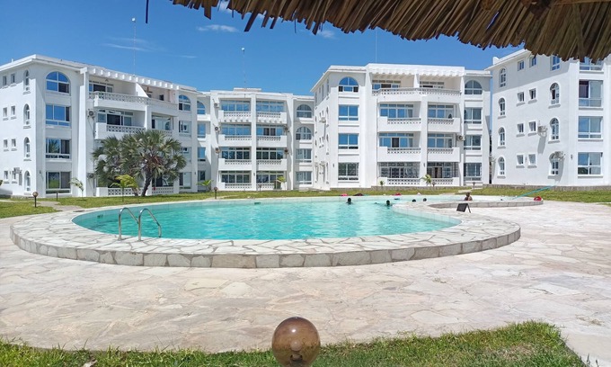 Malindi Appartement | 1-Bedroom Apartment with pool view, beach experien