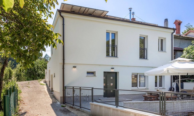 Sarsoni Maison | Belle maison 1 chambre à Lukezi