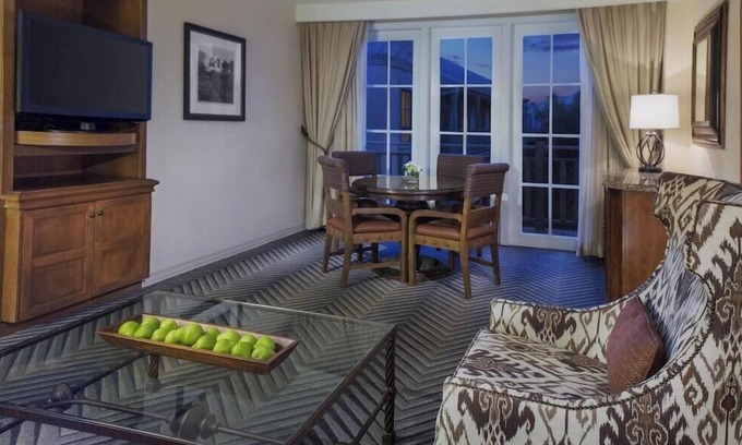 West San Antonio Hôtel | 1-Bedroom Suite at a 4⭐️ Hotel