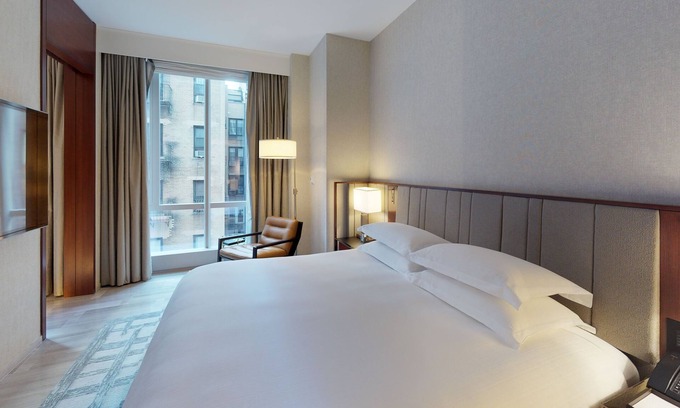 Central Park South Hôtel | 1-Bedroom Suite + Connecting Room at a 5⭐️ Hotel