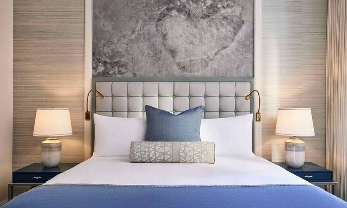 Financial District Hôtel | 1-Bedroom Suite + Connecting Room at a 5⭐️ Hotel