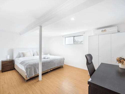 Macgregor Appartement | 1 Bedroom Unit near Highway Transports n Shops
