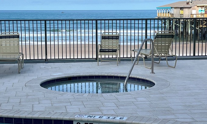 Daytona Beach Shores Copropriété | 1-bedroom beachfront condo in beautiful Daytona Beach Shores.