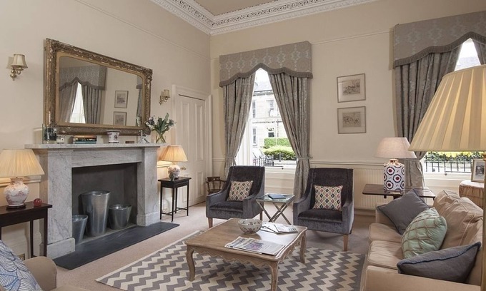 Bonnington Cottage | Ground Floor, Edinburgh Central Two Bedroom Apartment