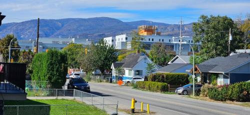 South Central Appartement | 1 block to Kelowna General Hospital 2 blocks to Beach 1km to OUC 1km to Downtown Kelowna 20min to YLW