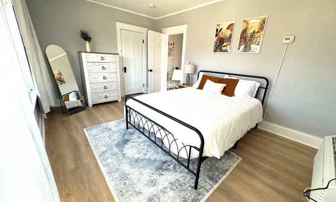 Westwood Appartement | 1-BR Cincinnati Retreat | Perfect for Relaxation