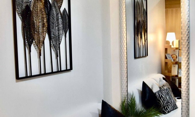 Bangkal Copropriété | 1 BR Condo Apartment Close to Mall of Asia and MOA Arena