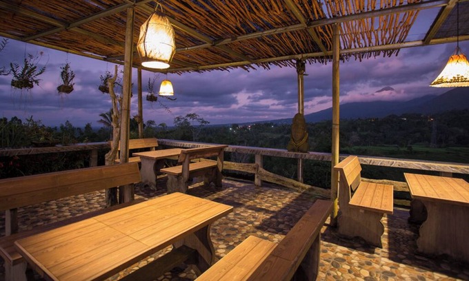 Baturiti Maison | 1 BR Deluxe with Garden View near Bedugul