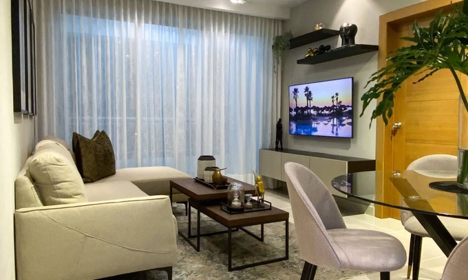 Bella Vista Appartement | 1 BR Luxury and Modern Apartment/rooftop & Gym 6FL