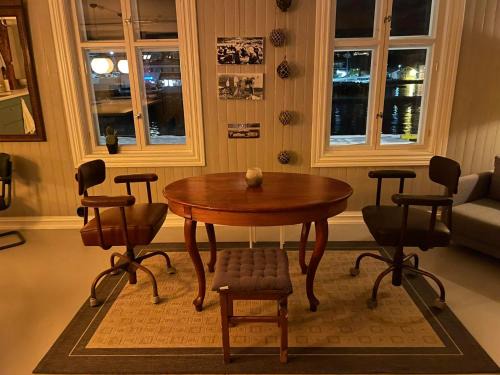 Lødingen Appartement | 1. etg i Dampskipsbrygga, Lødingen havn