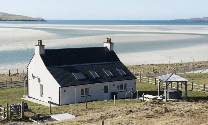 Harris Cottage | 1 LUSKENTYRE, pet friendly, with hot tub in Tarbert Isle Of Harris