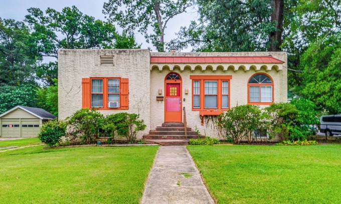 College Park Maison | 1 Mi to Arts District: Modern Hyattsville Hideaway