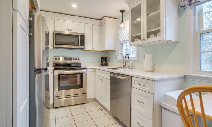 West Dennis Cottage | 1 Mi to Beach: Cape Cod Escape w/ Yard!