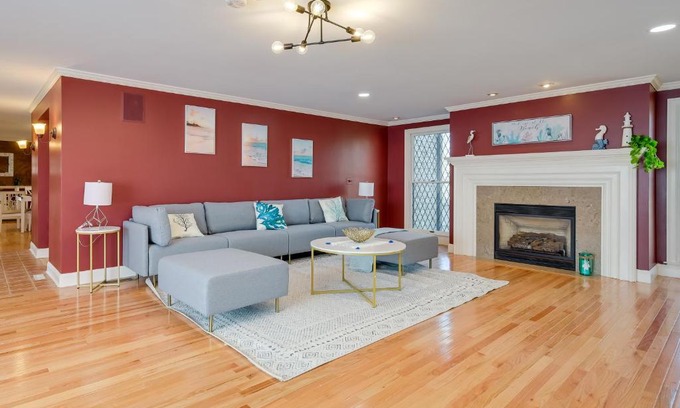 East Sandwich Maison | 1 Mi to Beach Spacious Retreat in East Sandwich!