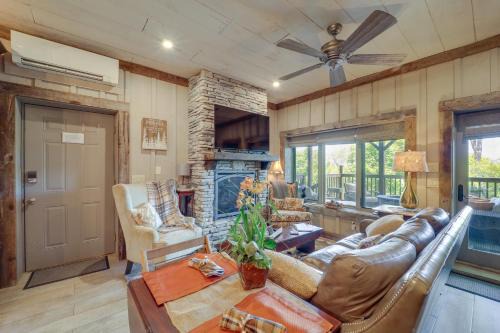 Beech Mountain Appartement | 1 Mi to Beech Mtn Cabin with Fire Pit and BBQ!
