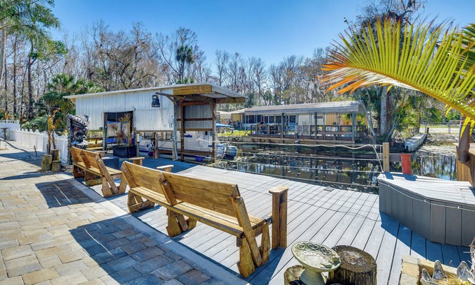 Astor Maison | < 1 Mi to Boat Ramp: Canal-Front Retreat in Astor!