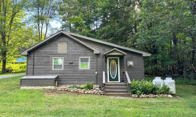 Brantingham Cottage | Brantingham Cottage w/ Fire Pit & Forested Views!