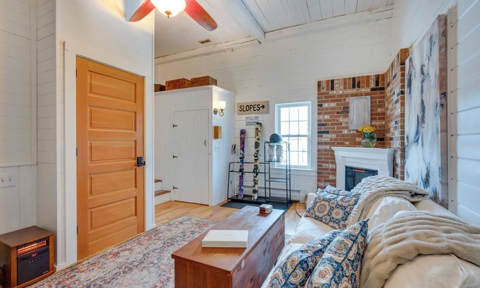 North Conway Appartement | 1 Mi to Cranmore Mountain: Charming Conway Apt!