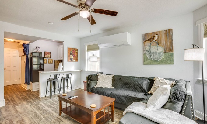 Conroe Appartement | < 1 Mi to Downtown Conroe: Charming Apartment