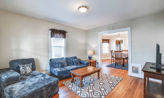 Binghamton Appartement | 1 Mi to Dtwn Binghamton: Apt w/ Covered Balcony!