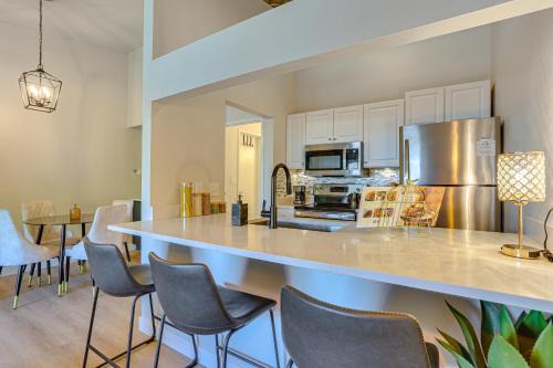 Castle Rock Appartement | 1 Mi to Dtwn Condo with Pool Access in Castle Rock