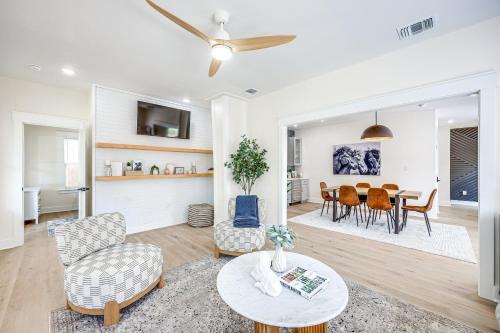 Arsenal Maison | 1 Mi to Dtwn Family Home in San Antonio!